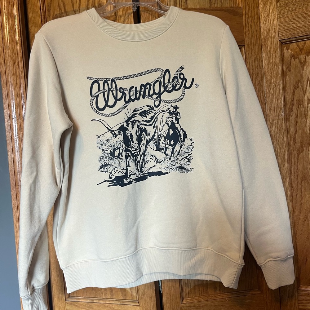 Wrangler Cream Crewneck Sweater with Western Graphic